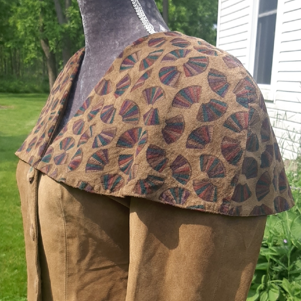 80's🤎DANIER🤎SUEDE Military Green Jacket with Attached Hand Painted Caplet SZ S - Picture 4 of 16